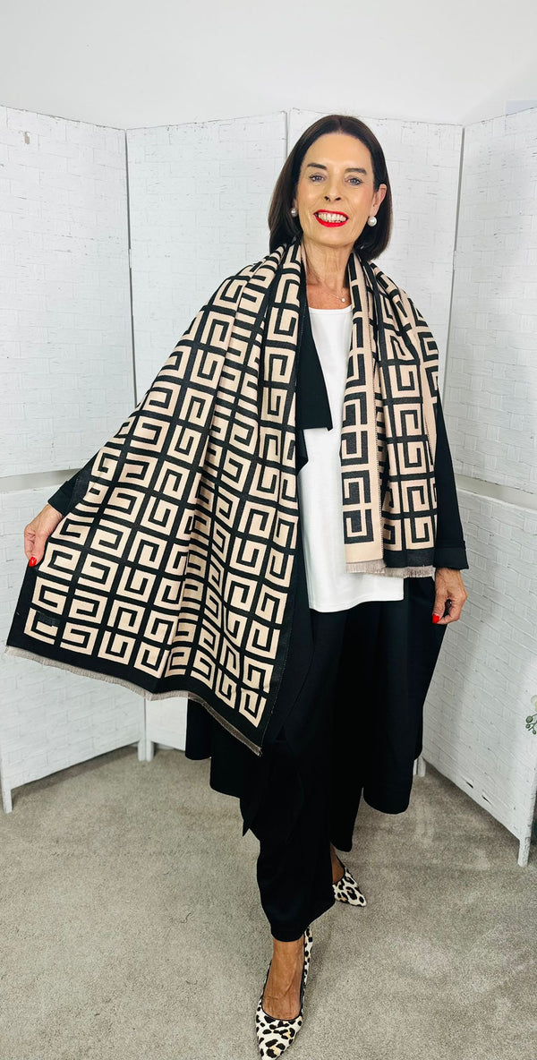 Monchorome Scarf in black and beige