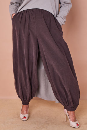 Sabrina pin cord trousers in chocolate