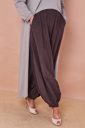 Sabrina pin cord trousers in chocolate