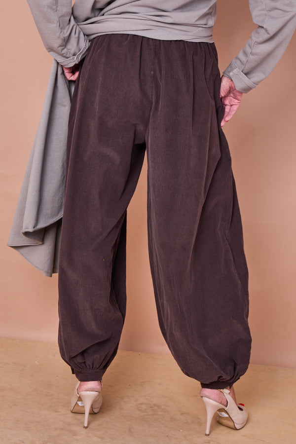 Sabrina pin cord trousers in chocolate