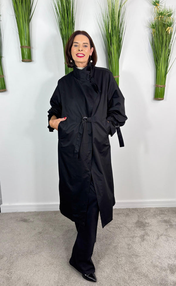 Kitty trench coat in Black