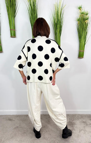 October top in beige with black polka dots -
