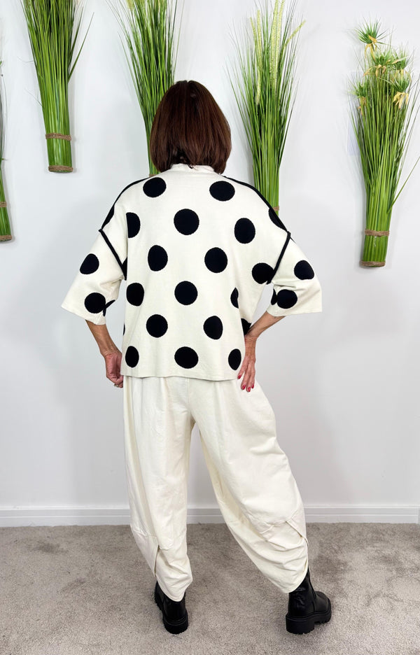 October top in beige with black polka dots -