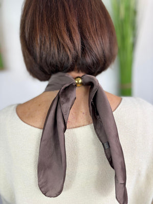 New York necklace chocalate