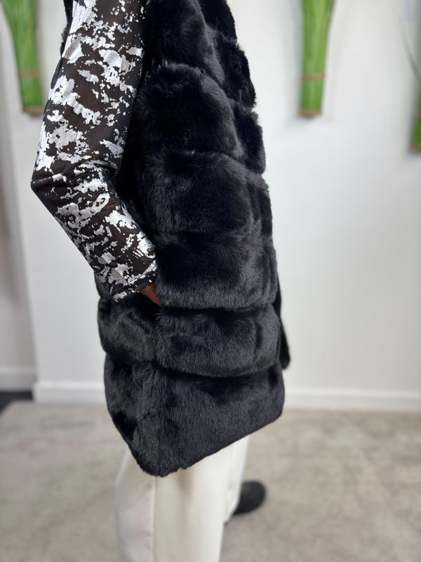 Betty faux fur gilet in black