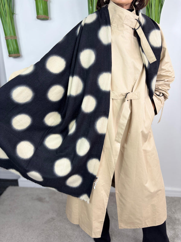 Spotty Dotty scarf in black
