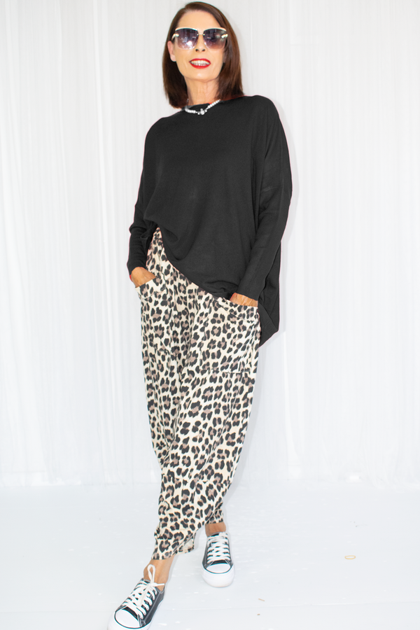 Sarah Super Soft Slouch Knit in BLACK