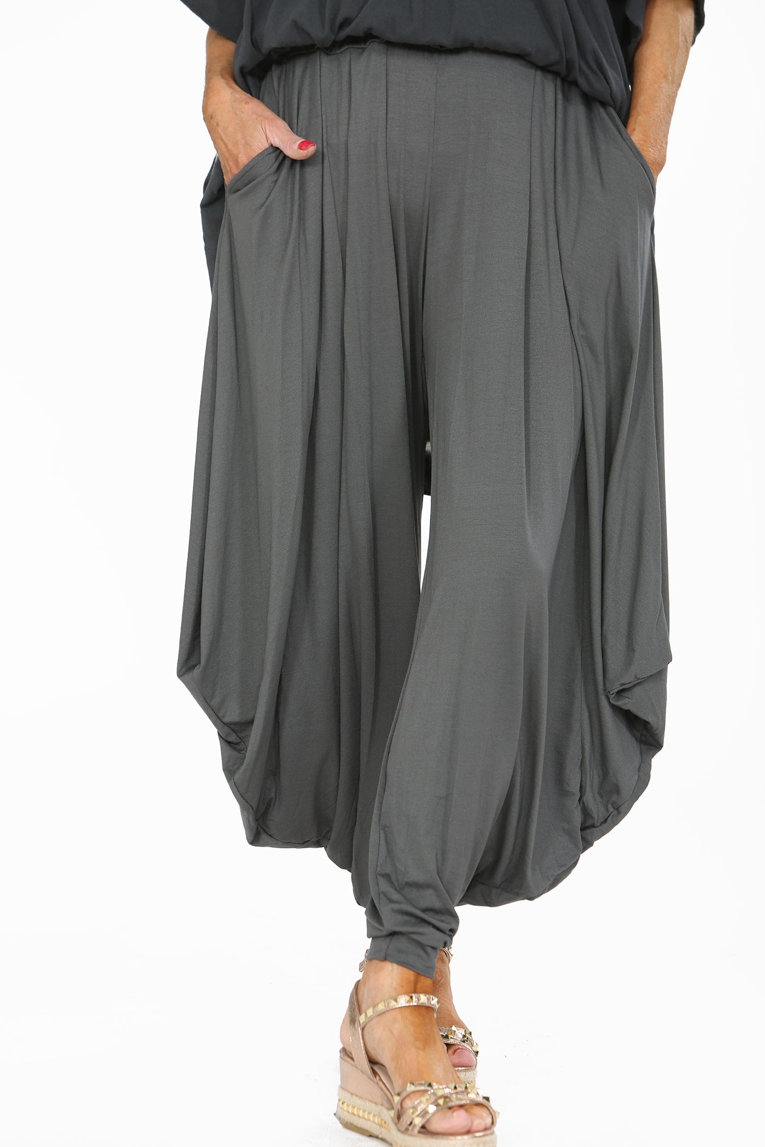 ✨A336. Pinstripe Tan High-Waist Harlem Balloon Pants & Halter Vest Set