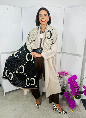 Winnifred reversible scarf in beige and Black