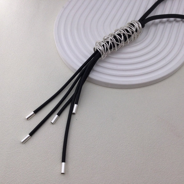 LAGENLOOK WIRE DESIGN RUBBER NECKLACE