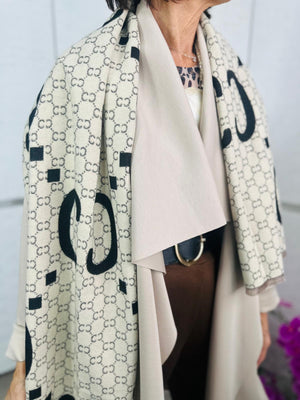 Winnifred reversible scarf in beige and Black