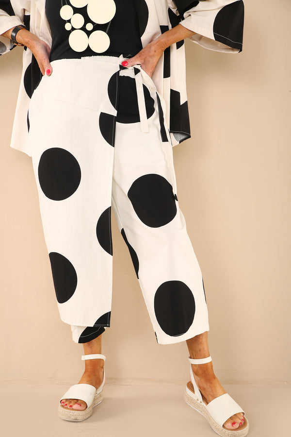 Ria Trousers In Beige with black Circle
