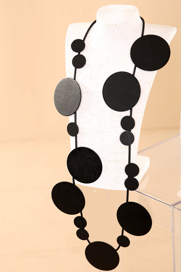 Fashion Simple Acrylic Necklace In Black Wood Circle SS23