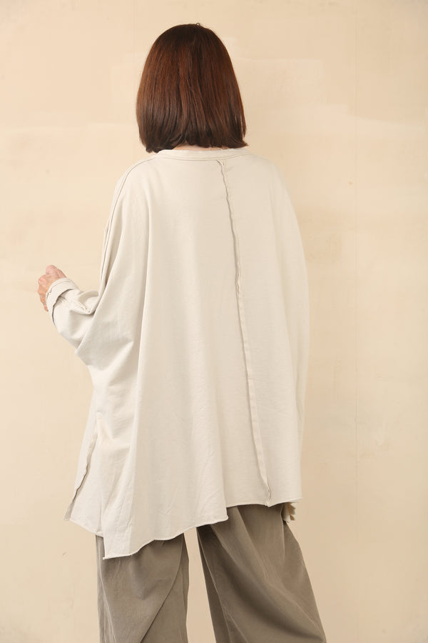 Iizzy HIGH-LOW SWEATSHIRT in Stone color