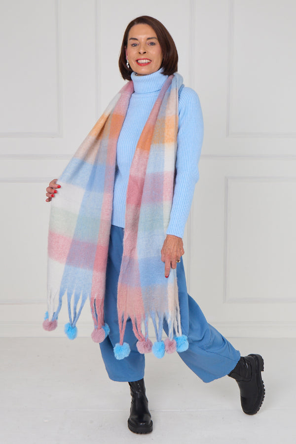 Margo scarf in baby blue