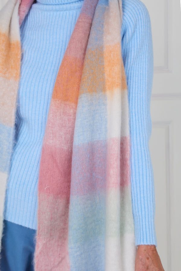 Margo scarf in baby blue