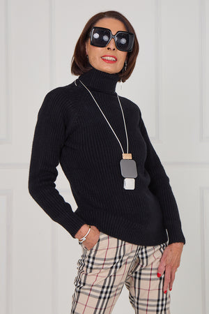 Margo polar neck in black