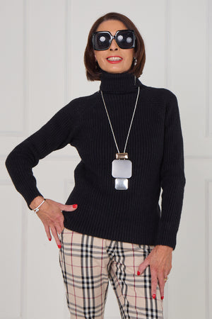 Margo polar neck in black