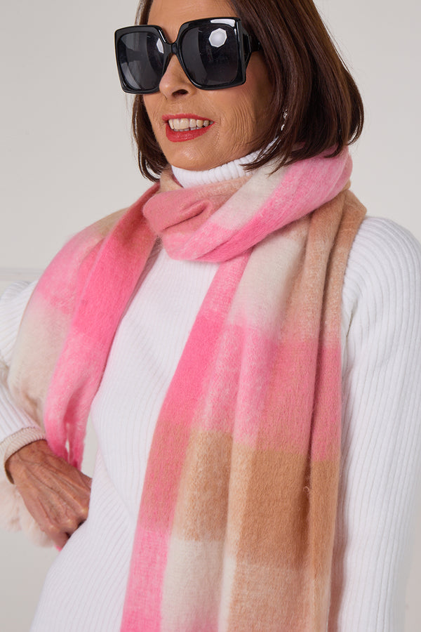 Margo scarf in soft pink