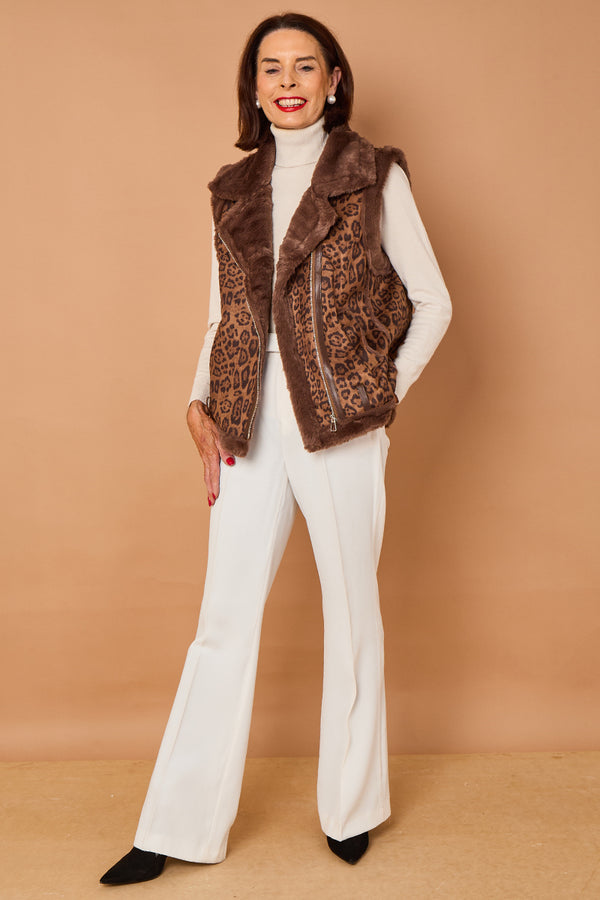 Jena gilet in chocolate leopard print
