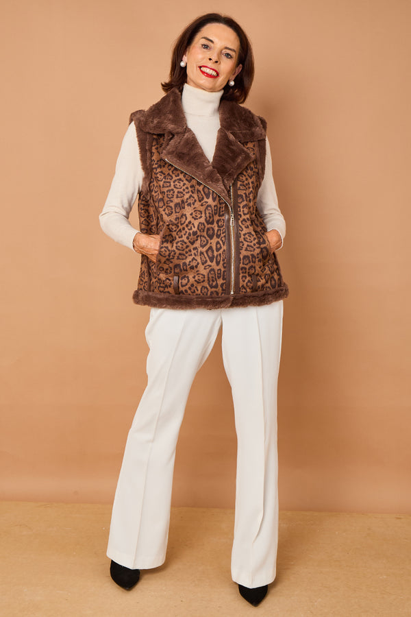 Jena gilet in chocolate leopard print