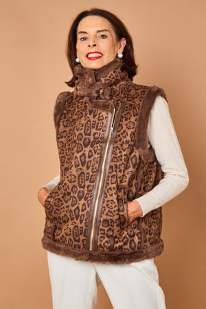 Jena gilet in chocolate leopard print