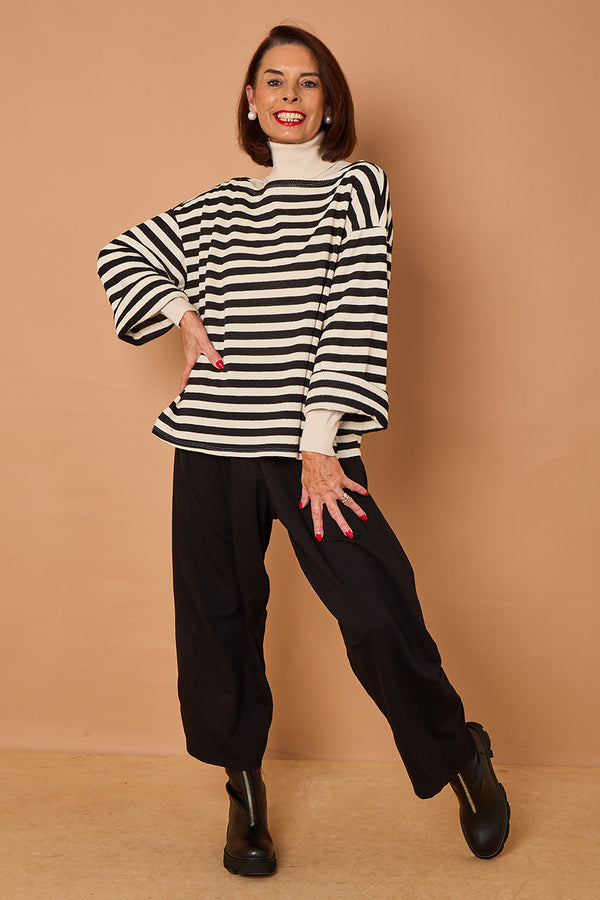 Marlo top in black and beige