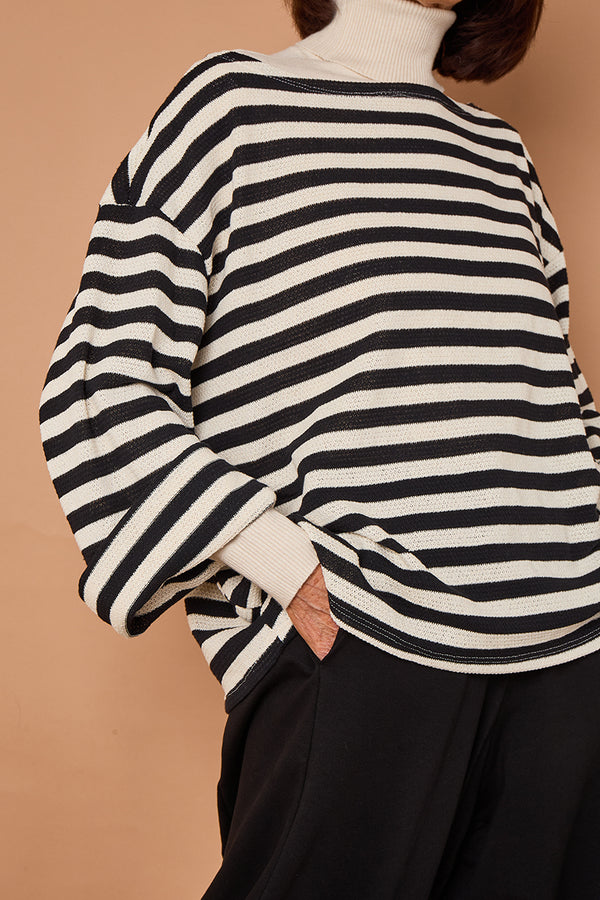 Marlo top in black and beige