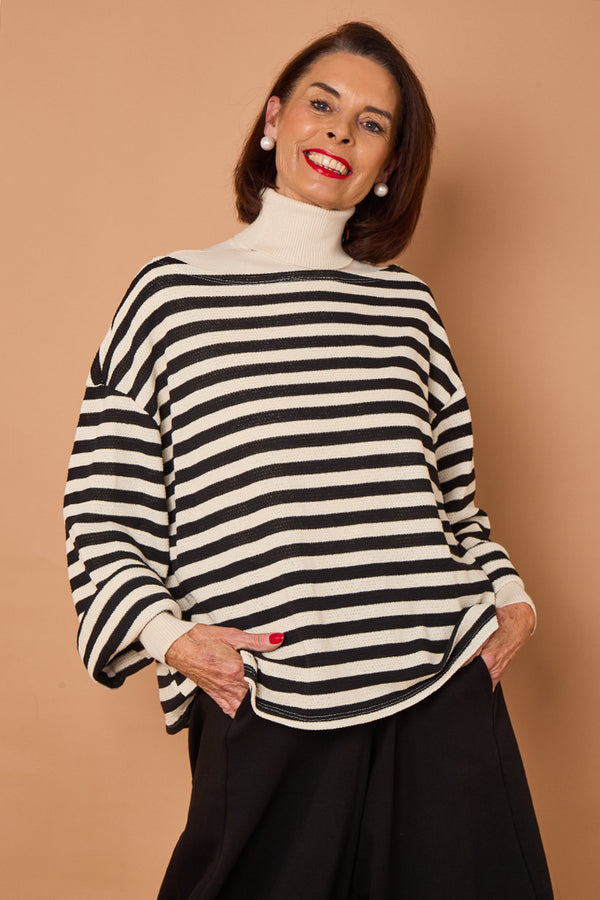 Marlo top in black and beige