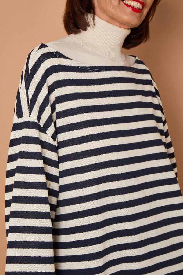 Marlo top in navy and beige