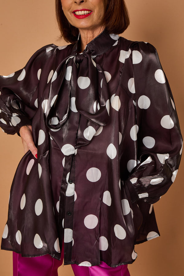 Lara shirt in black with white polka dots