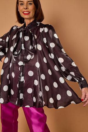 Lara shirt in black with white polka dots