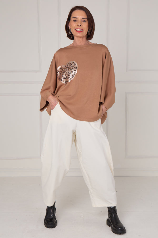 Heart to heart top in camel