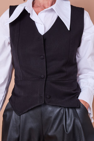 Lara waistcoat in black