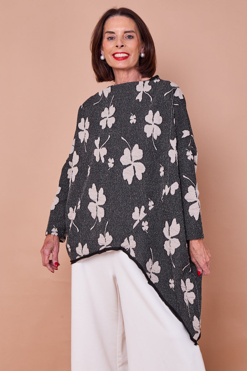 Lulabell waterfall top in black and beige