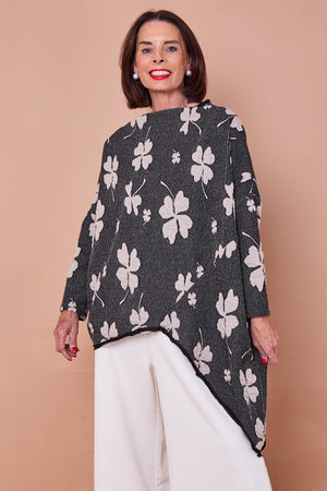 Lulabell waterfall top in black and beige