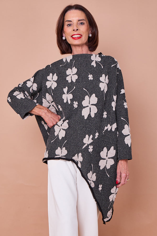 Lulabell waterfall top in black and beige