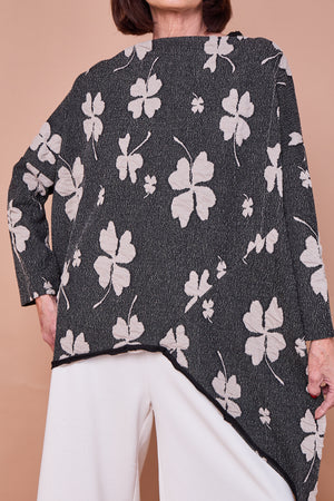 Lulabell waterfall top in black and beige