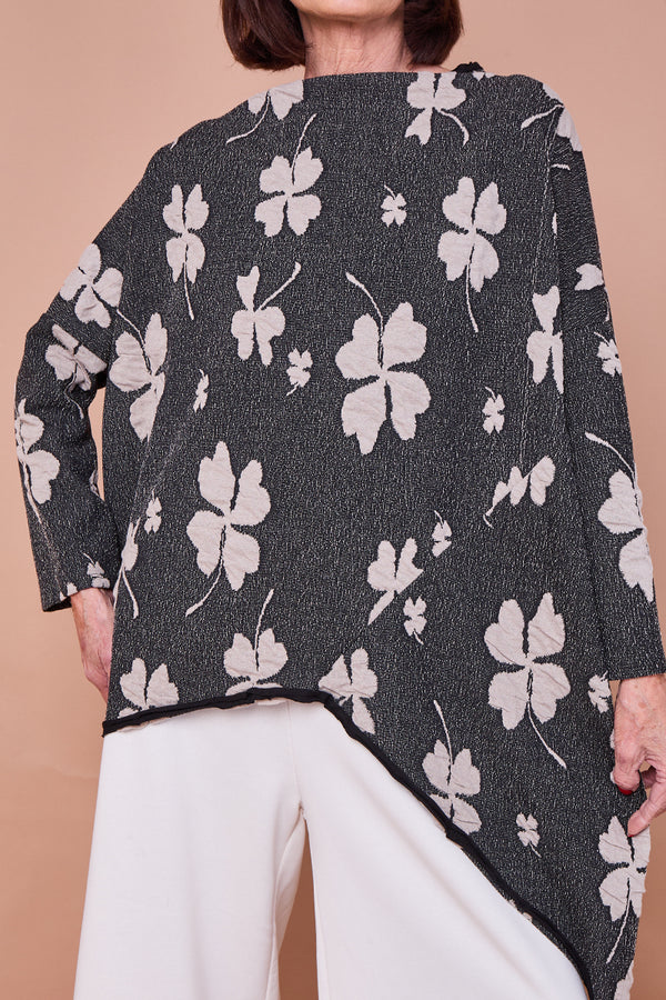Lulabell waterfall top in black and beige