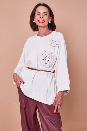 Dora oplay flower top in Beige