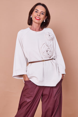 Dora oplay flower top in Beige