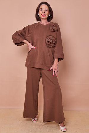 Dora oplay flower top in chocolate