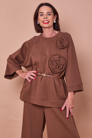 Dora oplay flower top in chocolate