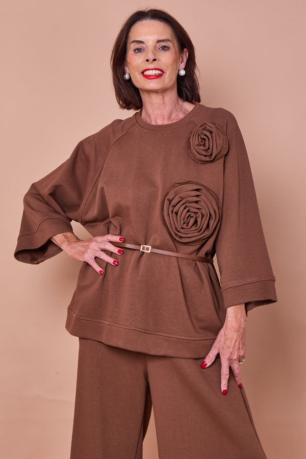 Dora oplay flower top in chocolate