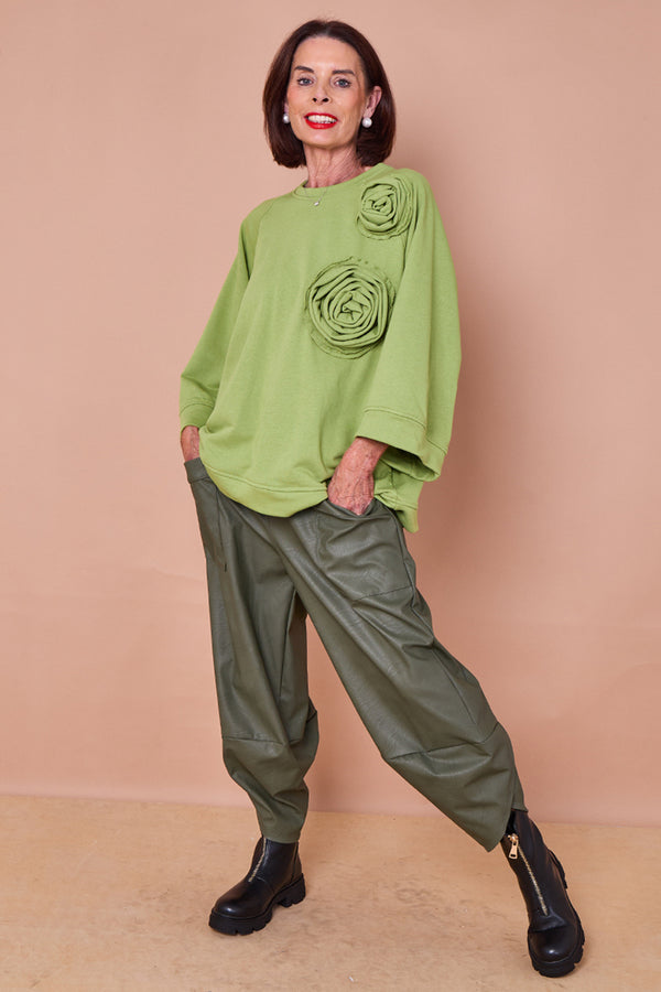 Dora oplay flower top in pistachio