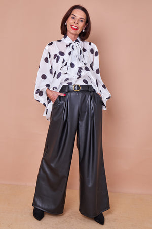 Lara shirt in white with black polka dots