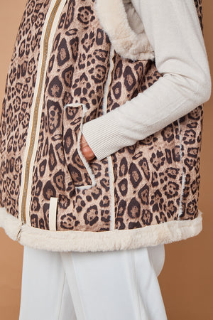Jena gilet in leopard print
