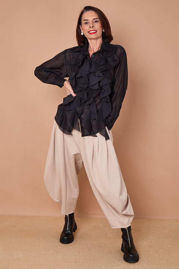 Coco ruffle shirt in black
