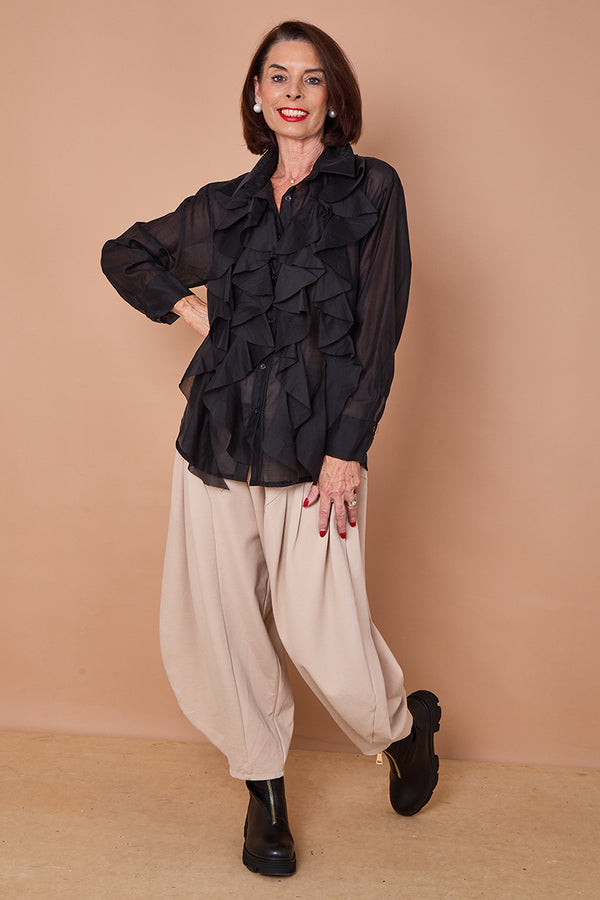 Coco ruffle shirt in black