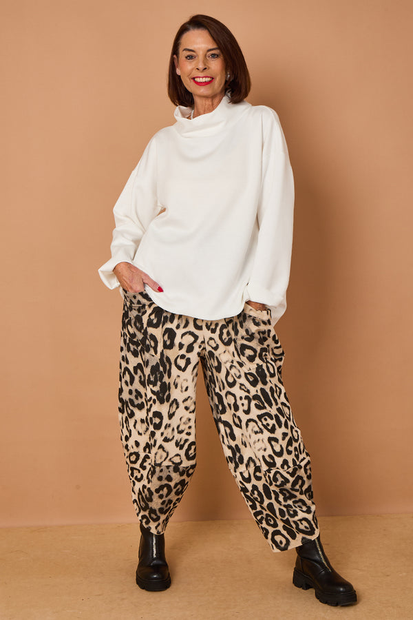 Catilina Top in winter white pre /order delevery date 30th october
